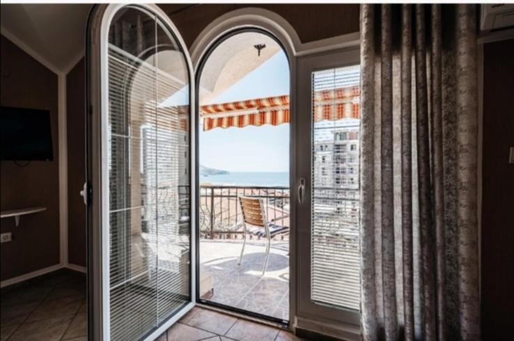 D & S Family Apartments بودفا المظهر الخارجي الصورة